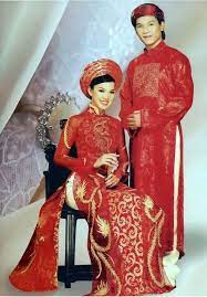 In vietnam bringen die eltern mit der namensgebung in erster linie ihre wünsche und hoffnungen für den lebensweg des kindes zum ausdruck. Traditional Vietnamese Wedding Dress Vietnamese Wedding Dress Vietnamese Wedding Traditional Vietnamese Wedding