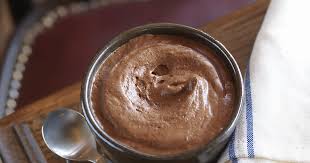 Recette Mousse Au Chocolat De Mamie En Video Recette Recette Mousse Au Chocolat Mousse Au Chocolat Dessert