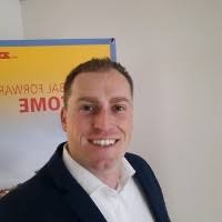 2600+ perfiles de «Trio»