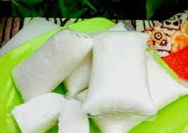 Lontong merupakan salah satu hidangan untuk berbuka puasa, dan juga kerap disajikan dengan sayur ilustrasi lontong yang dibungkus daun pisang. Bagaimana Membuat Lontong Plastik Metode 5 30 7 Irit Gas Anti Gagal Best Recipes