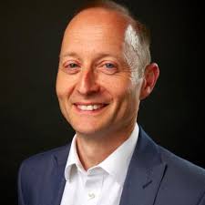 Dr Angela McShane (@angela_mcshane)