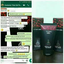 Duduk di birai katil atau kerusi dengan kaki terbuka untuk memudahkan sapuan. Testimoni Titan Gel