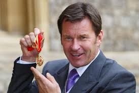 Ritari Faldo vastaanotti tunnustuksensa