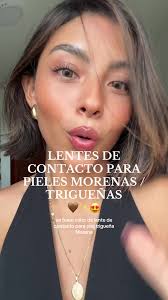 Trigueña Morena Con Lentes