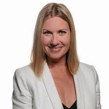 Erin Holl's Instagram, Twitter & Facebook