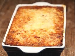 Carnea se taie bucatele si se toaca prin masina de tocat. Varza Cu Carne Tocata La Cuptor