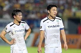 Dù chỉ được thi đấu hơn 30 phút trong trận gặp uae, tiền vệ trần minh vương đã cho thấy được tinh thần quả cảm, không buông xuôi. Minh VÆ°Æ¡ng Nháº¯n Nhá»§ Xuan TrÆ°á»ng Cá»' Len Vi Báº¡n La NgÆ°á»i Ä'Æ°á»£c Chá»n Bong Ä'a