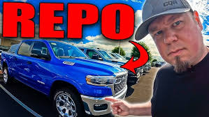 Is the 2023 Honda Accord LX a BETTER sedan to buy than a Toyota Camry LE?