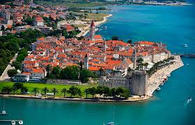 Overlooking the old town of trogir and the surrounding islands, aparthotel bellevue trogir is situated 100 metres from the sea. Trogir Belvedere