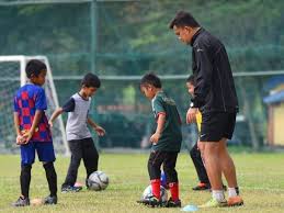 Saya adalah satu pecinta olah raga ini. Akademi Bola Sepak Uncle Kentang Tawar Latihan Percuma