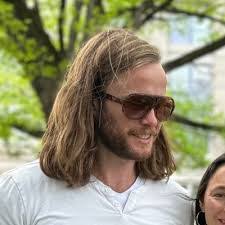 Seth Burnham's Instagram, Twitter & Facebook