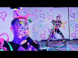 Jojo Siwa Worldwide Live 10 0 Supergirl Everyday Pop Stars My Story In 2020 Jojo Siwa Pop Star Supergirl