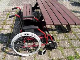 Individuell gestaltbare sitz tisch kombinationen erlau. Bank Tisch Kombination Common Bank Tisch Kombinationen Sitzgruppen Aussenmobiliar Shop Ziegler Metall