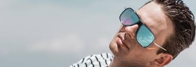 Model Chase Christian — V SHADES