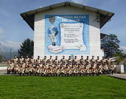 Adriana pazmiño estudiante en universidad laica eloy alfaro de manabi. Academia Militar Del Valle Colegio Ecuador