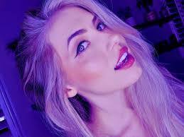 Alex Kneller's Instagram, Twitter & Facebook