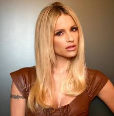 Di questo tipo di taglio è che mentre i capelli lisci sono molto . Capelli Lunghi Scalati Nuovi Tagli Lunghi Per L Estate Donne Sul Web