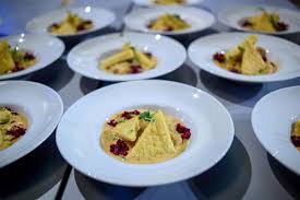 Acest show culinar va fi difuzat de duminica, luni si marti de la ora 20:30. Baza De Date LimitÄƒ FoneticÄƒ Chefi La Cutite 17 Aprilie 2017 Euro Nunta Ro
