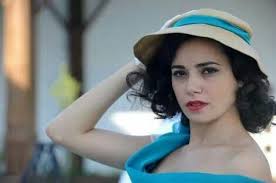 She made her television debut in affet bizi hocam and then appeared in the tv. Ozgu Namal As Gullu Tv Dizileri