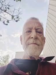 I am single, 60 years old 💖❤️