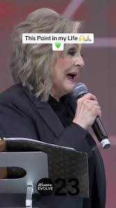 Shelley Brady's Instagram, Twitter & Facebook