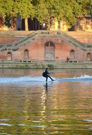 Ski Nautique Sur La Garonne Dans Toulouse C K Lhemon Visiteztoulouse Toulouse Tourisme Tourisme Toulouse