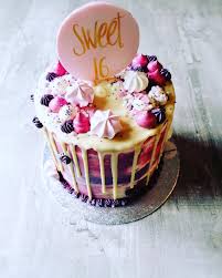 In einen spritzbeutel mit sterntülle füllen und je eine rosette auf die cakes spritzen, mit müsli bestreuen und servieren. A Beautiful Pink Lila Dollops Drip Cake The Cake Factory Facebook