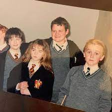 Just seeing tom and emma, all comfy in their pajamas and trying out the guitar, is sweet and wholesome. Wie Cool Tom Felton Teilt Alte Harry Potter Aufnahme Promiflash De