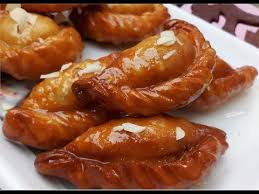 Once i attended my best friend's marriage, under desserts section i saw chandrakala and suryakala sweets.this was topped with sugar syrup like gulab jamun, when i started eating; à®'à®° à®š à®¯ à®® à®± à®‡à®°à®£ à®Ÿ à®‡à®© à®ª à®ª à®µà®• à®šà®¨ à®¤ à®°à®•à®² Desi Cooking Recipes
