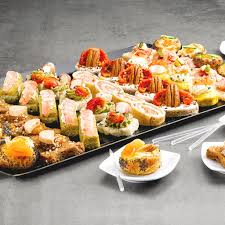 Se tourner vers un apéritif dînatoire en panne d'idées originales pour votre prochain apéritif ? Un Aperitif Dinatoire Original Pour Votre Repas De Paques Le Complice De Vos Evenements Traiteur Blog Flunch Traiteur