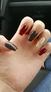 We combed through the internet to find the coolest, minimalist nail designs to experiment with this new year's eve. November Fall Nails