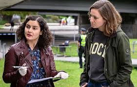 Helen dorn ist eine kriminalfilmreihe des zdf mit anna loos in der rolle der kriminalkommissarin helen dorn, die seit 2013 produziert und ab 2014 im rahmen der samstagskrimis des zdf ausgestrahlt wird. Mvs8yzbbcvytdm