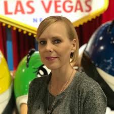 Did Dawn dishwashing soap change scents? It suddenly smells like baby  wipes. I really hate it! Or am I just getting to be more sensitive? I need  a new brand.