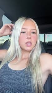 A D D I E F E E (@addie_fee)