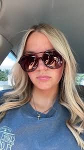 Kendall (@kendall.beverly)