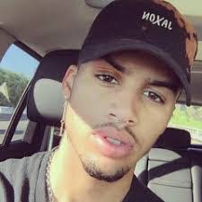 Jonathan Saechao's Instagram, Twitter & Facebook