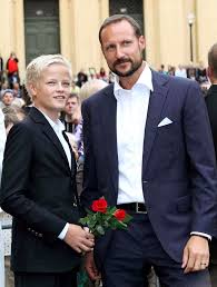 The norwegian royal, who released new family portraits earlier this… prince haakon of norway has released several family snaps to mark his 41st birthday which takes place on sunday.in the official pictures. Prince Haakon Photostream Norwegian Royalty European Royalty Royal Family