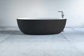 Wir bieten ihnen in allen bei all unseren badewannen, die wir im shop anbieten, sind die abmessungen genau aufgeführt. Dunkle Badewanne In Steinoptik Viele Weitere Badewannen Konnen Sie Direkt In Unserem Onlineshop Kaufen Auch In Der Aus Badewanne Wanne Freistehende Badewanne