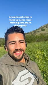 Name me something that sucks but you truly enjoy #morningruns #roadwork  #boxingtherapy #Running