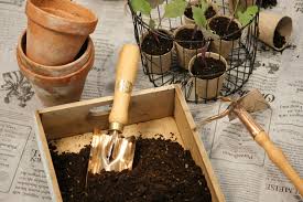 Gartenwerkzeug Aus Massiver Kupferlegierung In Handarbeit Hergestellt Und Im Salzkammergut Hochwertig Verarbeitet Set Gartenwerkzeug Fruhlingsboten Schaufel