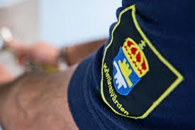 Klicka på knappen för att hämta senaste versionen. Dubbelbokat Flickvansbesok Far Kritik Av Jo Publikt