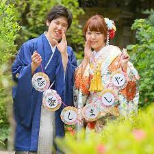 ヤッホー 花嫁diy講座 開催しますよー 8月28日 日 10時30分より ホワイトベル浜松にて 料金は 夫婦せんす 500円 イニシャルブロック 500円 グラスドレス 500円 結婚しましたガーランド 1 000円 ウェディン ガーランド 手作り 結婚式 ガーランド 作り方
