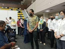 Ipoh é uma cidade da malásia, capital do estado de perak e quinto maior centro urbano do país, com uma população de 974.151 habitantes em sua área metropolitana, localizada cerca de 200. Tiada Negeri Hantar Permohonan Rasmi Beli Vaksin Sendiri
