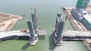 Jambatan yang mirip tower bridge london ini merupakan jambatan pertama seumpamanya di rantau ini dan adalah sebahagian daripada projek pembangunan pusat bandar. Jambatan Angkat Ktcc Mercu Tanda Baru Terengganu Khir Khalid