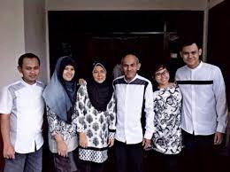 Pakaian dinner tema hitam putih. 25 Trend Terbaru Baju Tema Hitam Putih Untuk Dinner Lamaz Morradean