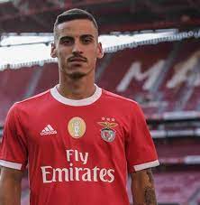 Chiquinho plays for liga nos team benfica in pro evolution soccer 2021. Chiquinho Serbenfiquista Com Adeptos Do Sport Lisboa E Benfica