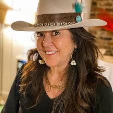 Julie Ricketts (@downtownsalonfxbgva) • Instagram photos and videos