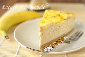 Und außerdem schmeckt es zwar nach kuchen, aber trotzdem ein bisschen… frisch. Bananen Kasekuchen