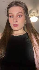 Rochelle Erickson's Instagram, Twitter & Facebook