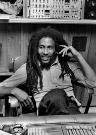 Dieser pinnwand folgen 103 nutzer auf pinterest. Pin Von Desvergnes Auf Stay Gold Bob Marley Bilder Bob Marley Musikrichtung